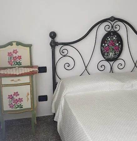 The Flowers Rose Piano di Follo